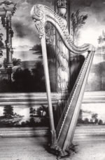 Photo of HARP Isabelle PERRIN: Beat Wolf, 1995 (37 cordes. simple mouvement, mécanique à béquilles, d’après divers modèles de la fin du dix-huitième siècle).